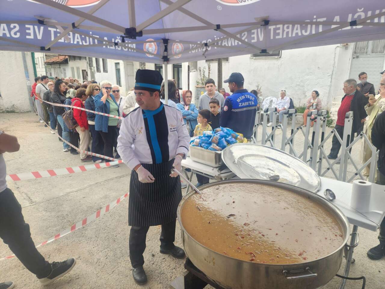 Muğla’da Tarhana Çorbası Almak İçin Kuyruk Oluşturdular 6